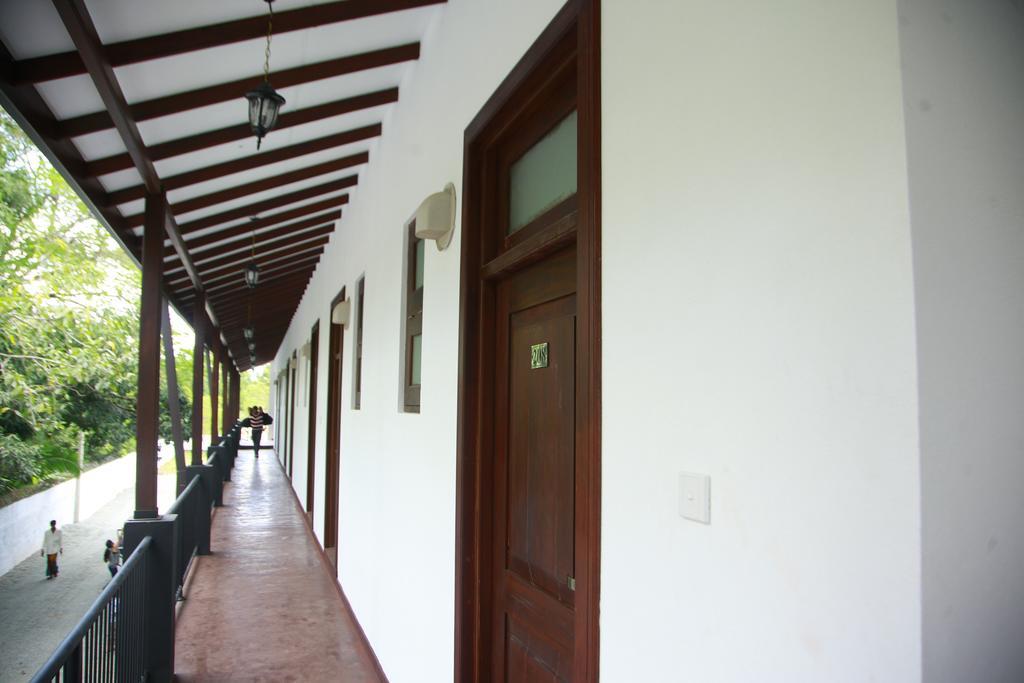 Samwill Holiday Resort Kataragama Buitenkant foto
